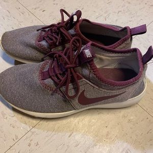 Nike size 6.5 women’s sneakers